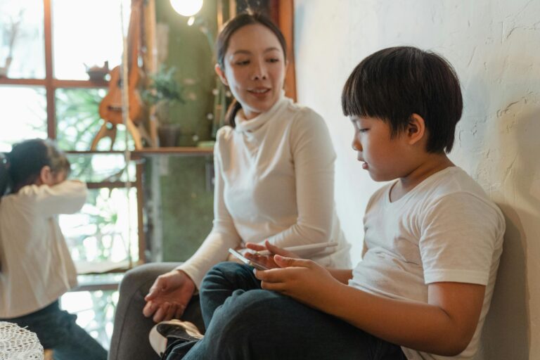 Why Children Throw Things When Angry | What Helps at Home